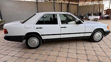 413 cdi: Mercedes-Benz E-Class: 1988 г., 2 л, Механика, Бензин, Седан — 4