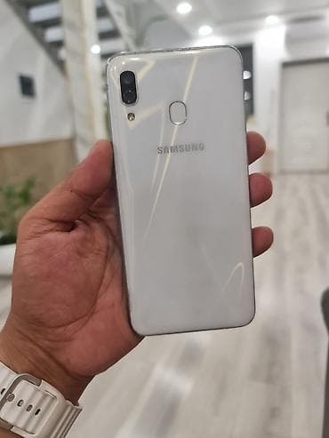 a 30 s: Samsung Galaxy A30, Б/у, 32 ГБ, цвет - Белый, 2 SIM — 3