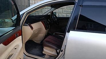 полик на ипсум: Toyota Ipsum: 2003 г., 2.4 л, Автомат, Бензин, Минивэн — 6