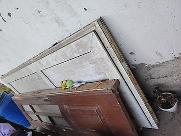 Раздвижные и распашные ПВХ-конструкции после демонтажа: двери и