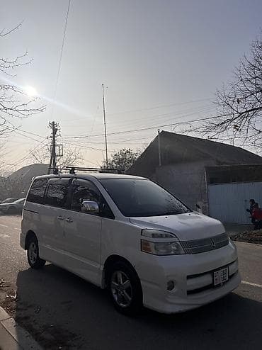 Toyota: Toyota Voxy: 2005 г., 2 л, Автомат, Бензин, Минивэн — 2