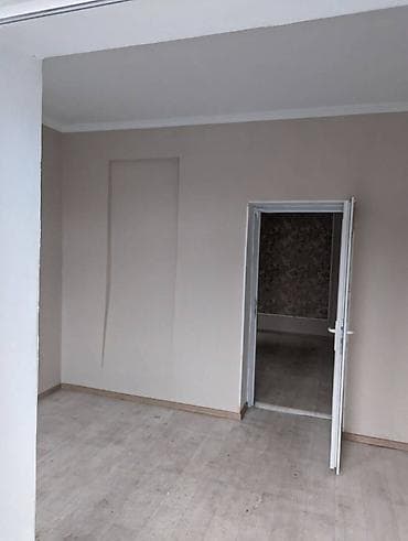 Коммерческая недвижимость: Офис - 2 комнаты в одном помещение всего 19 кв.м., 9 кв.м., и 10 кв.м — 1