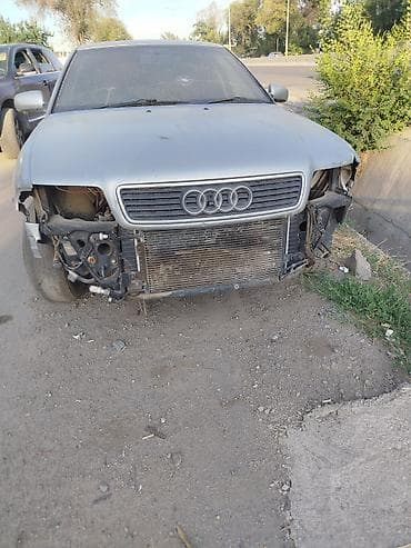 два авто: Audi A4: 1997 г., 2.4 л, Седан — 2