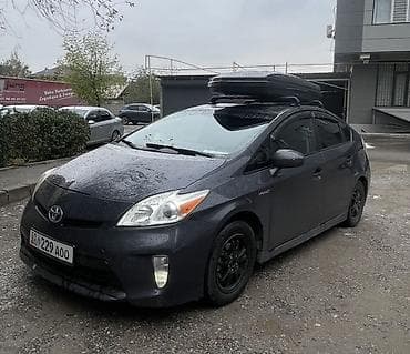 Toyota Prius: 2013 г., 1.8 л, Вариатор, Гибрид, Хэтчбэк