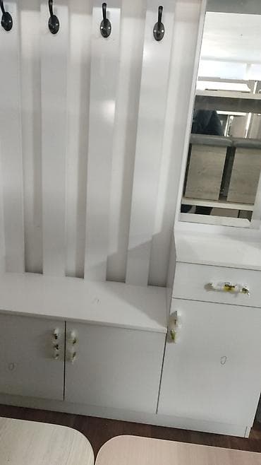 зеркало прихожая: Прихожая модульная, светлая - Компоновка: панель с вертикальными — 1