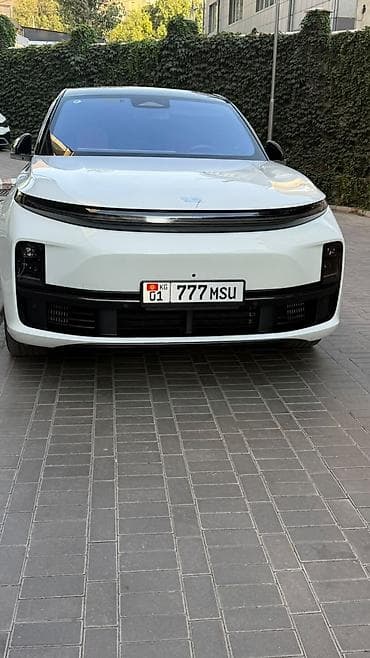 Продажа авто: Lixiang L7: 2023 г., 1.5 л, Вариатор, Электромобиль, Внедорожник — 2