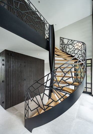 Здравствуйте, реализовыаем сложные дизайнерские проекты лестницы под