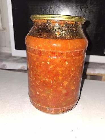 аджика: Аджика домашняя в стеклянной банке - Плотная, острая паста из — 1