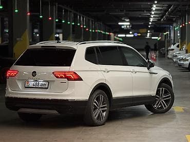 машина в токмаке: Volkswagen Tiguan: 2022 г., 2 л, Автомат, Бензин, Кроссовер — 3
