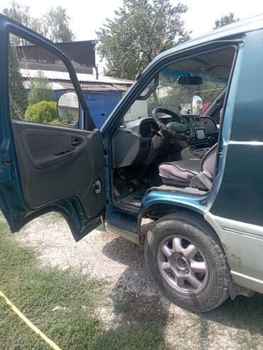 сангёнг истана: Ssangyong Istana: 1996 г., 2.9 л, Механика, Дизель, Бус — 4