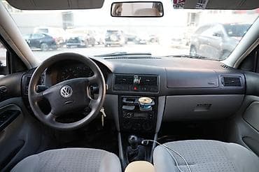 Продажа авто: Volkswagen Golf: 2000 г., 2 л, Механика, Бензин, Хэтчбэк — 9