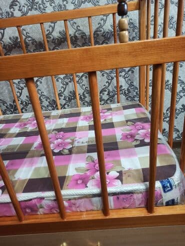 детская кровать икеа с матрасом: Детская кроватка из массива дерева в идеальном состоянии, матрас Lina — 2