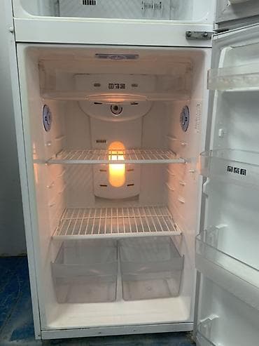 резина холодильника: Холодильник Samsung, Б/у, Двухкамерный, No frost, 60 * 155 * 60 — 4