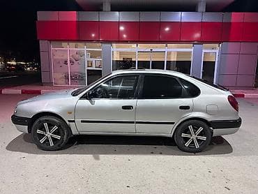 lexus 2015: Toyota Corolla: 1998 г., 1.3 л, Механика, Бензин, Хэтчбэк — 3