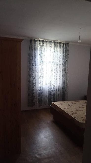 Үйлөр: Продаю дом барачного типа с участком,рядом зона отдыха,район — 3