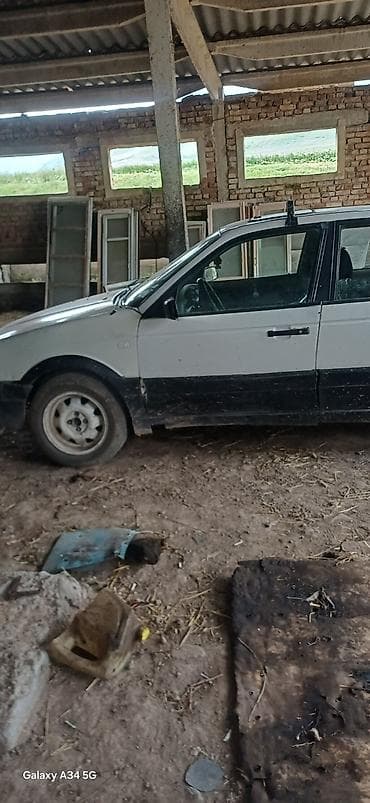 г бишкек портер 1: Volkswagen Passat: 1989 г., 1.8 л, Кол менен иштөөчү, Бензин, Седан — 2