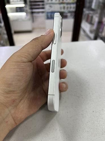 ipone 16: IPhone 16, Б/у, 128 ГБ, Белый, Защитное стекло, Чехол, 88 % — 3