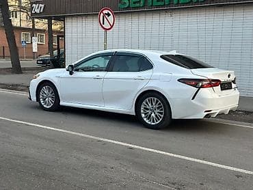 100 ауди: Toyota Camry: 2021 г., Гибрид, Седан — 4