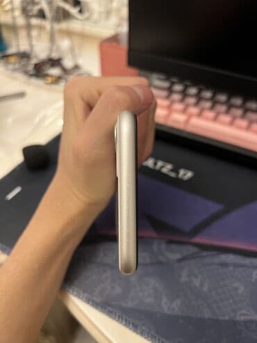 iphone 8s: IPhone 11, Б/у, 128 ГБ, Белый, Чехол, 73 % — 6