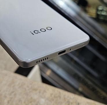 xiomi redmi note 4: Vivo iQOO Z9 Turbo, Б/у, 256 ГБ, цвет - Белый, 2 SIM — 3