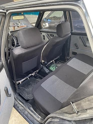 Унаа: Volkswagen Golf: 1990 г., 1.8 л, Кол менен иштөөчү, Бензин, Хетчбек — 6