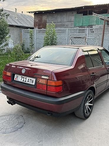 фольксваген каравела: Volkswagen Vento: 1994 г., Седан — 1