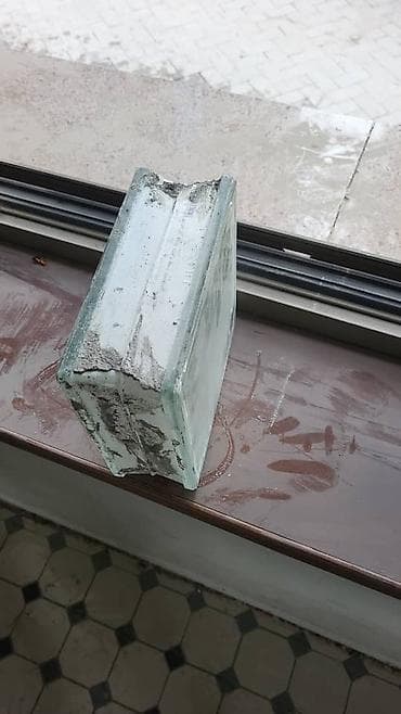 Стеклоблоки (2 шт.) Описание: - Классические квадратные стеклоблоки — 2