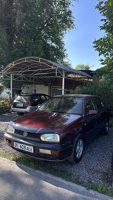 Volkswagen Golf: 1993 г., 1.8 л, Механика, Бензин