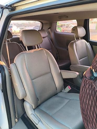 огни: Kia Carnival: 2018 г., Минивэн — 4