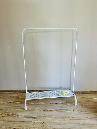 одежда игра в кальмара: Инстаграмная Металлическая напольная вешалка для одежды с полкой — 1