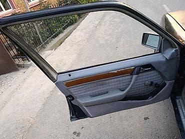 алтезза крыло: Mercedes-Benz W124: 1992 г., 2 л, Механика, Бензин, Седан — 8