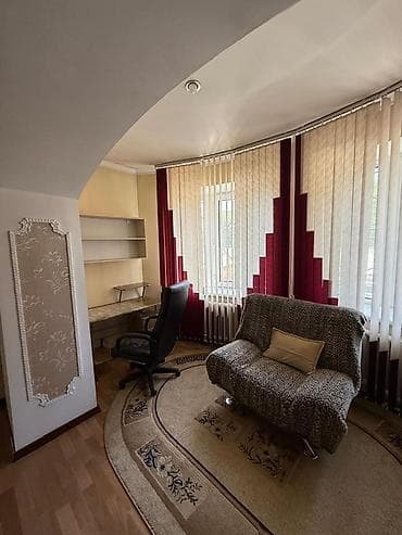 Недвижимость: 250 м², 5 комнат — 5