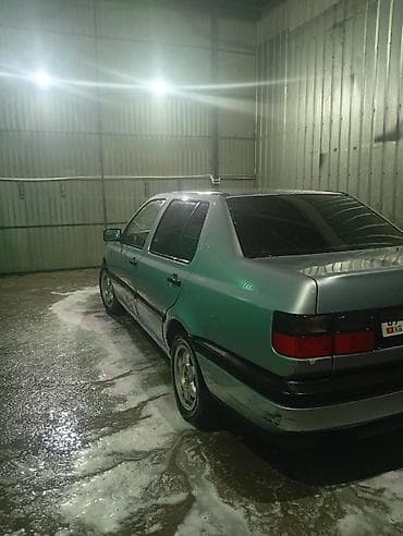 скутер на воду: Volkswagen Vento: 1995 г., 1.8 л, Газ, Седан — 2