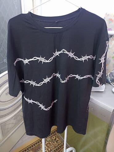 спортивное оборудование: Футболки — 1