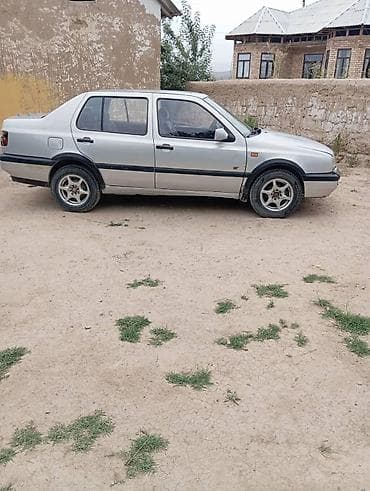 ej ve: Volkswagen Vento: 1993 г., 1.8 л, Механика, Бензин, Седан — 3