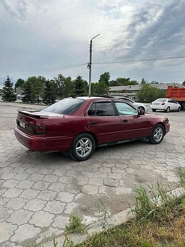 Toyota Camry: 1995 г., 2.2 л, Механика, Бензин, Седан