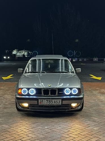BMW 5 series: 1991 г., 3 л, Механика, Бензин, Седан
