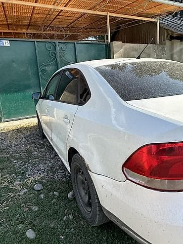 Транспорт: Volkswagen Polo: 2015 г., 1.6 л, Автомат, Бензин, Седан — 4