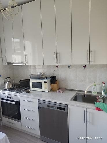 Батирлер: 3 бөлмө, 70 м², Манас/Бөкөнбаев 105-серия, 5 кабат, Жаңы ремонт — 9