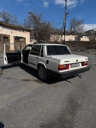 вольво 2011: Volvo 740: 1985 г., 2.4 л, Механика, Бензин, Седан — 3