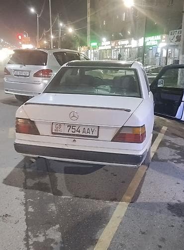 Mercedes-Benz 190: 1992 г., Седан