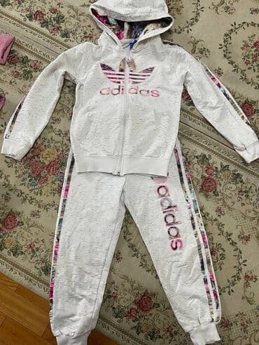 молнии для спорт костюм: 1. Пижама-700 2. Спортивный костюм-400 3. Толстовка-400 4. Зелёный — 2