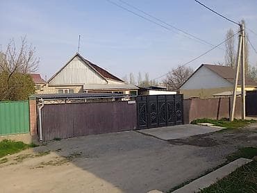 гараж с местом: Продаётся частный дом 5 комнатный с просторным участком и — 1