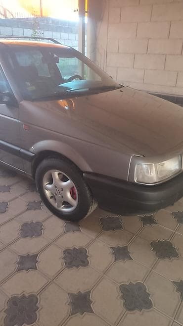 автомобили: Volkswagen Passat: 1992 г., 1.8 л, Механика, Бензин, Универсал — 2