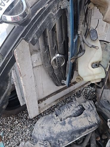 gilera runner: Решетка радиатора Nissan 2014 г., Б/у, Оригинал — 1