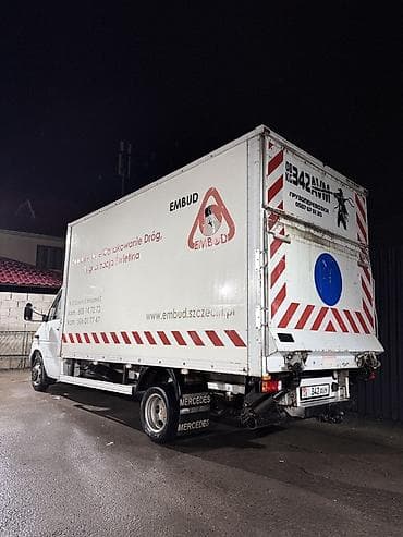 ош гигант: Грузовой фургон Mercedes с изотермическим/фургонным кузовом и задним — 2