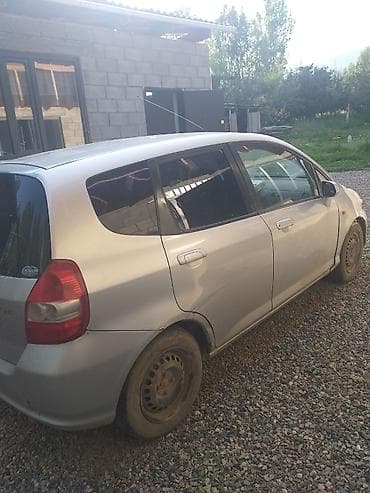 Транспорт: Honda Fit: 2002 г., 1.3 л, Механика, Бензин, Хэтчбэк — 1
