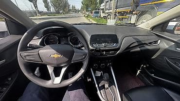 Chevrolet Onix: 2020 г., 1 л, Автомат, Бензин, Седан