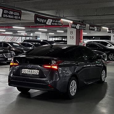 Транспорт: Toyota Prius: 2019 г., 1.8 л, Вариатор, Гибрид, Лифтбек — 4