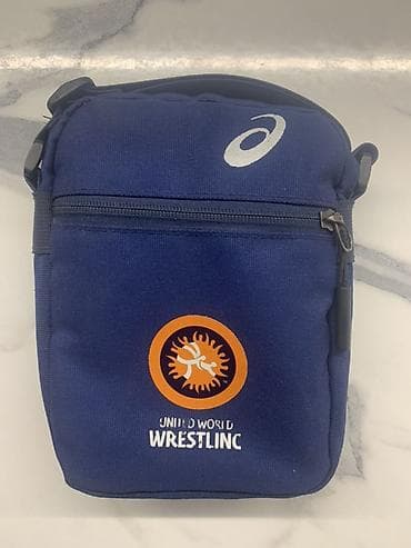 аниме сумка: Наплечная сумка Asics United World Wrestling (UWW) Бесплатная — 2